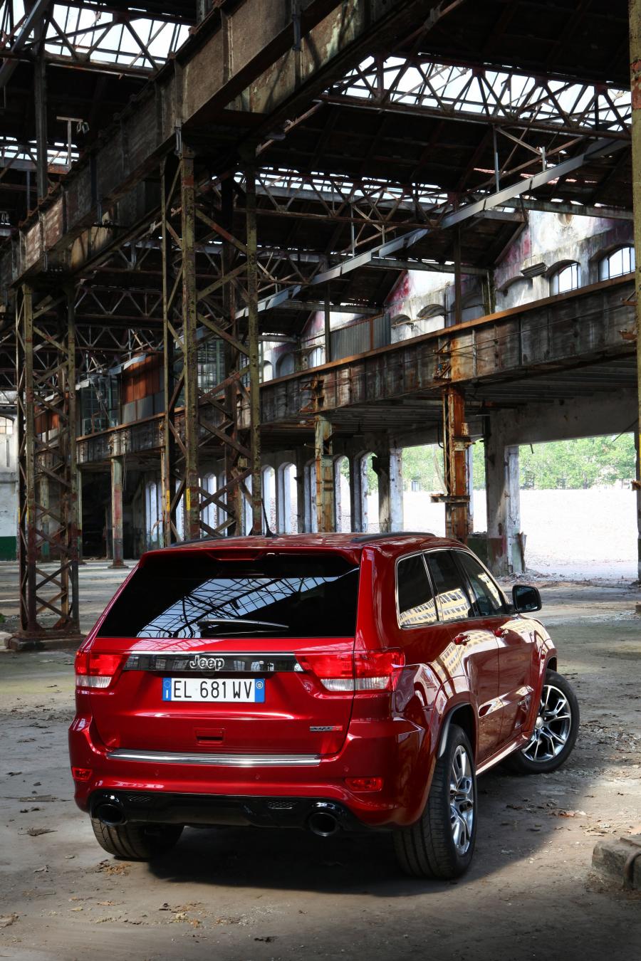  Jeep Grand Cherokee SRT8 2012 года  (фото 107 из 186)